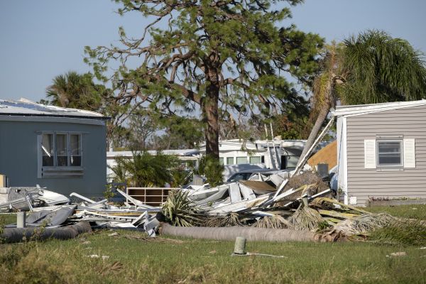 Double Wide Demolition in Paducah